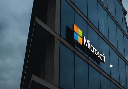 Microsoft sẽ không tăng lương cho nhân viên trong năm nay để tập trung cho AI !